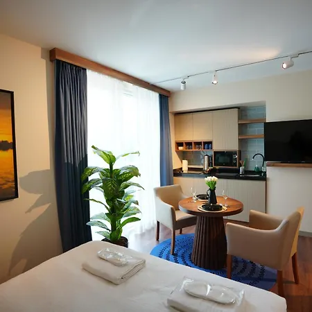 Dream House 22 Aparthotel 4*