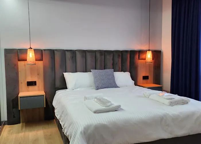 Dream House 22 Aparthotel 4*