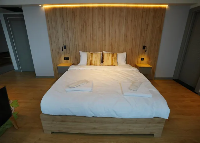 Dream House 22 Aparthotel 4*