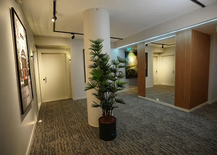 Dream House 22 Aparthotel 4*