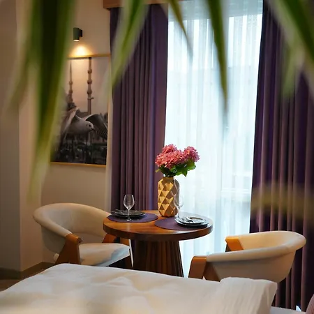 Dream House 22 Aparthotel 4*