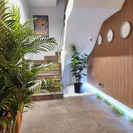 Dream House 22 Aparthotel *