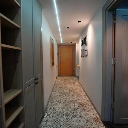 Dream House 22 Aparthotel 4*