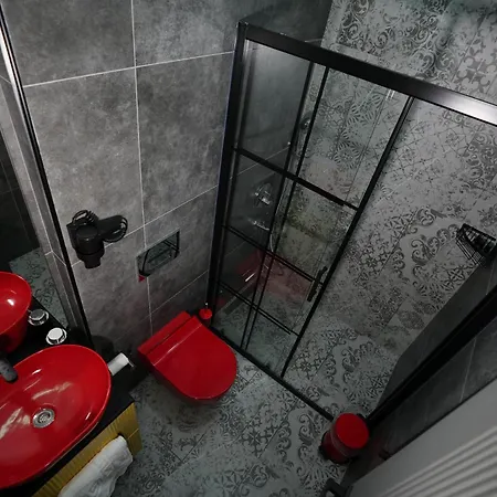 Dream House 22 Aparthotel 4*