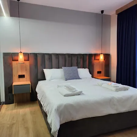 Dream House 22 Aparthotel 4*
